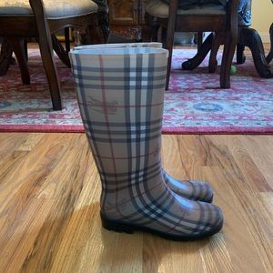 Burberry Rain/Snow Boots Size 41 EUC!!